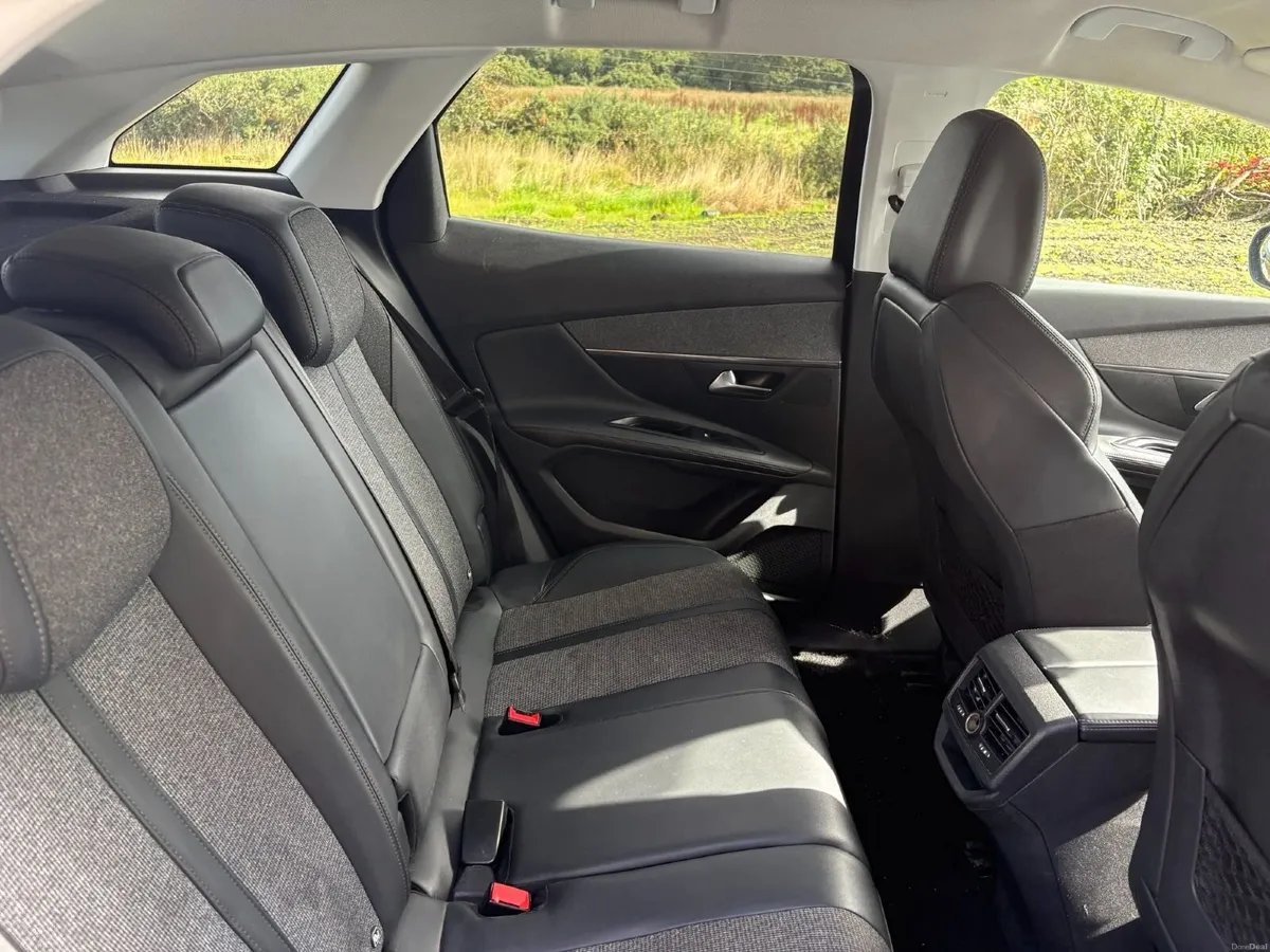 Peugeot 3008 2019 - Image 6