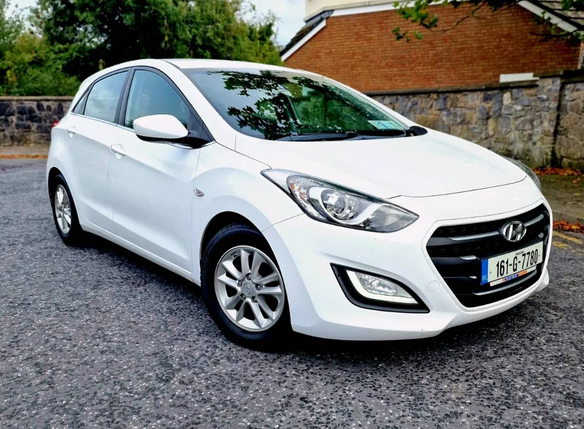 Hyundai i30 *full service history* - Image 1