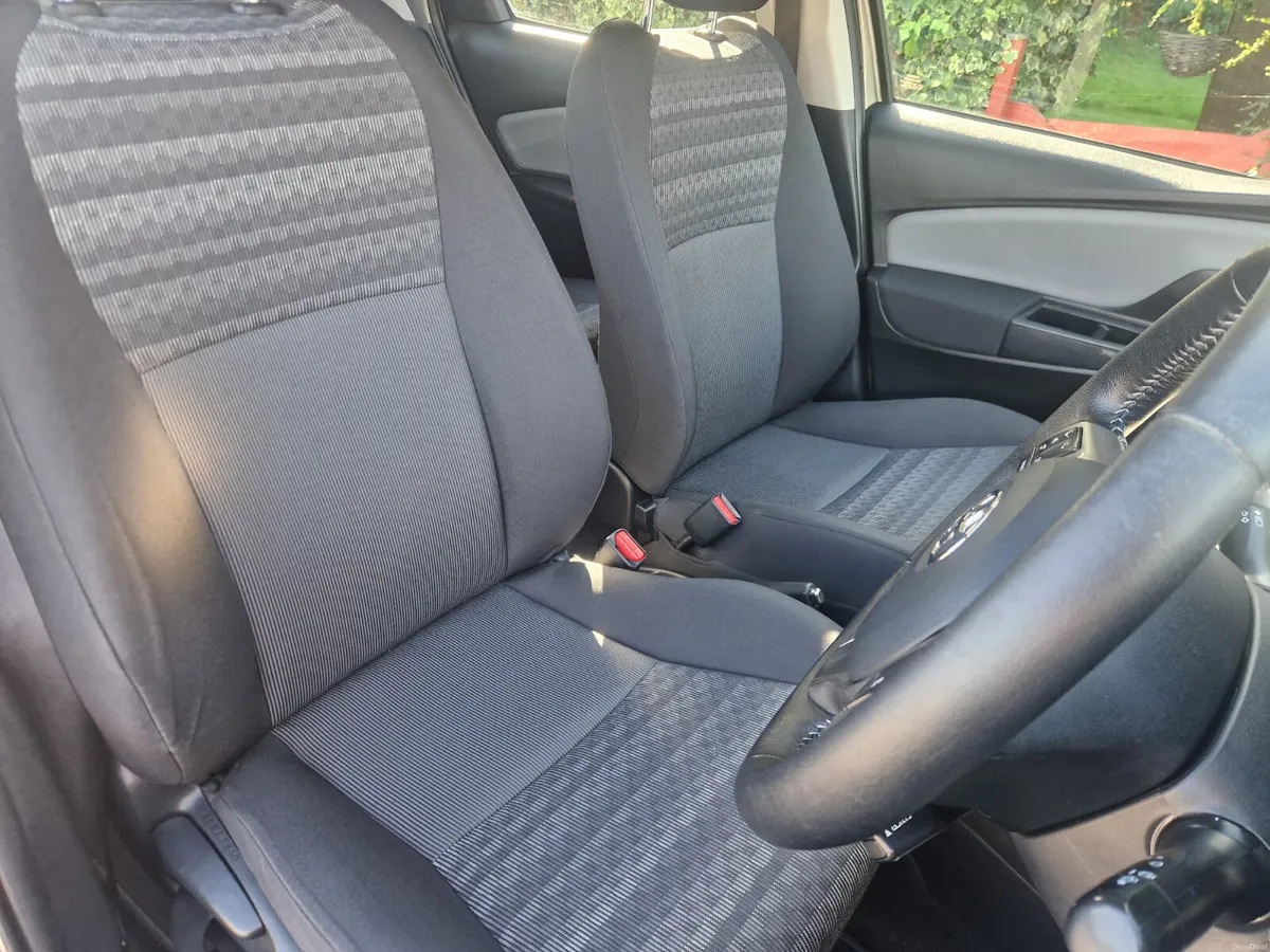 Toyota Yaris LUNA 2016 - Image 5