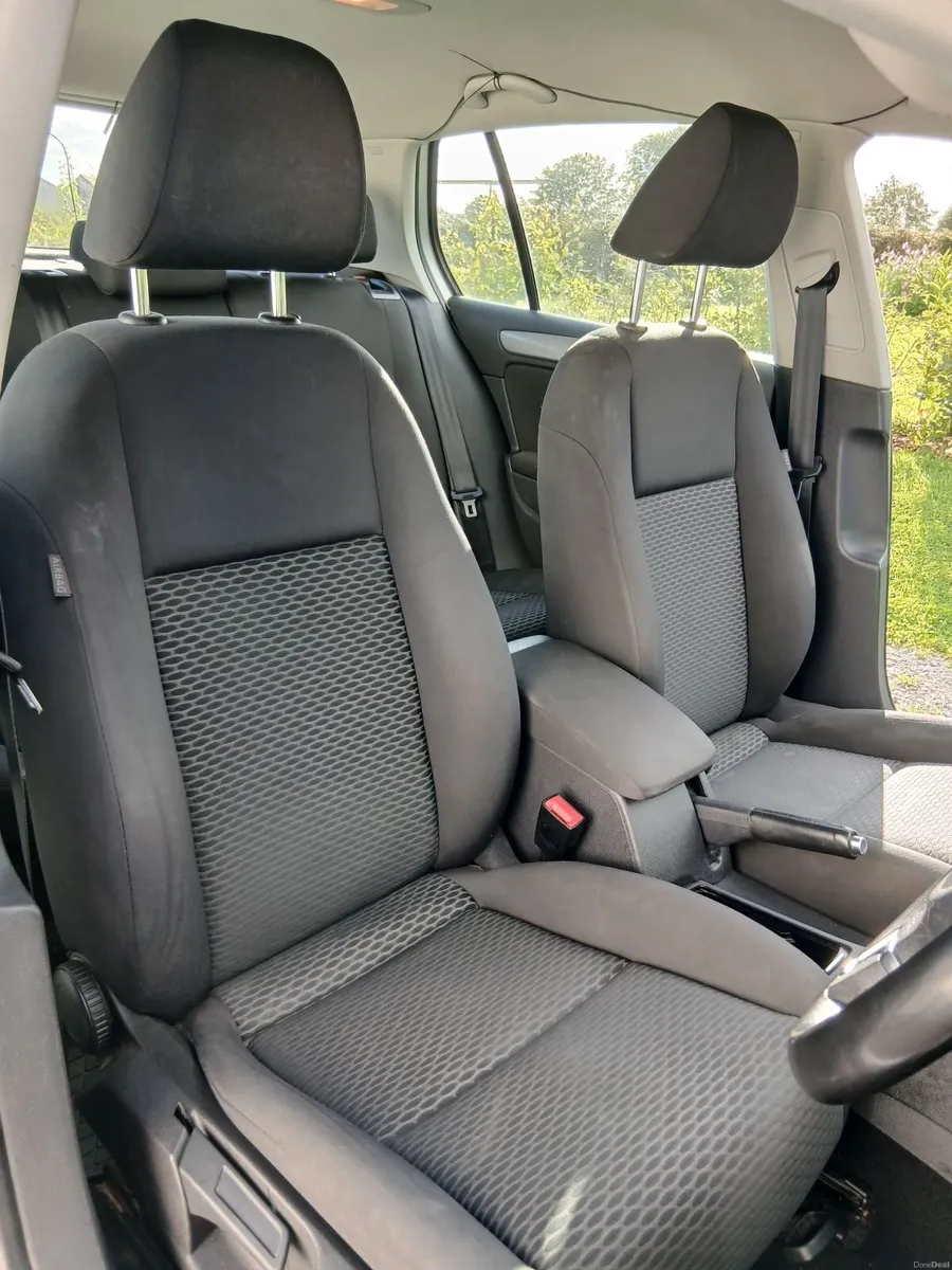 Volkswagen Golf 2011 - Image 5