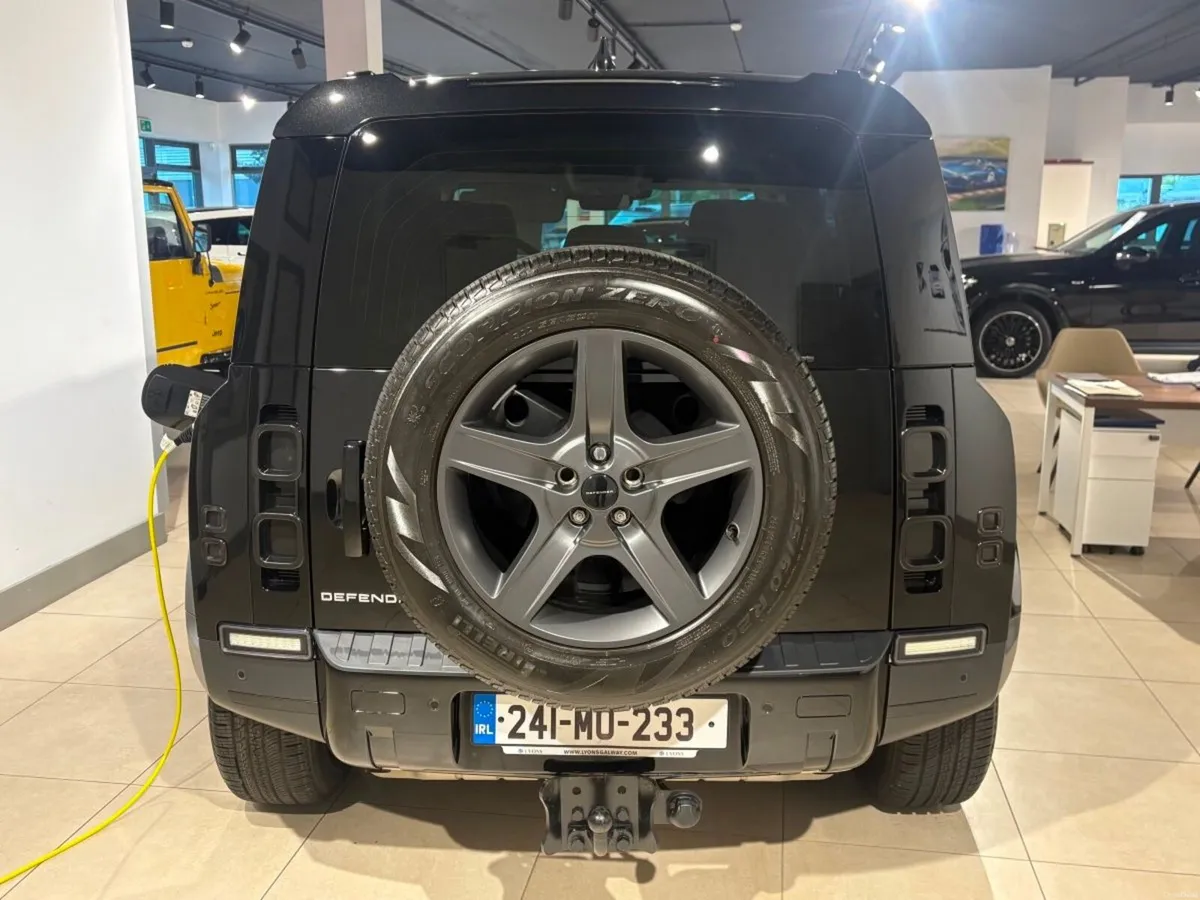 Land Rover Defender Plug in Hybrid / Low Mileage W - Image 5