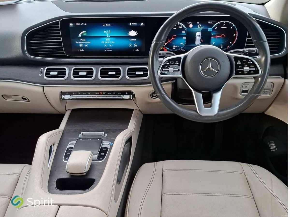 Mercedes-Benz GLE GLE 300D AMG 7SEATS - Image 4