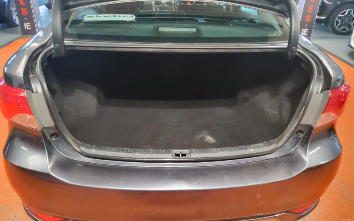 Toyota Avensis 2014 - Image 4