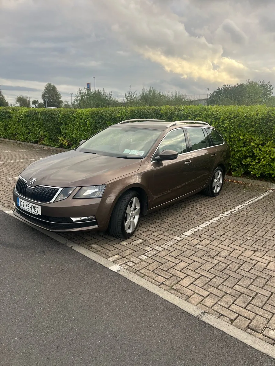 Skoda Octavia Combi Estate - Image 2