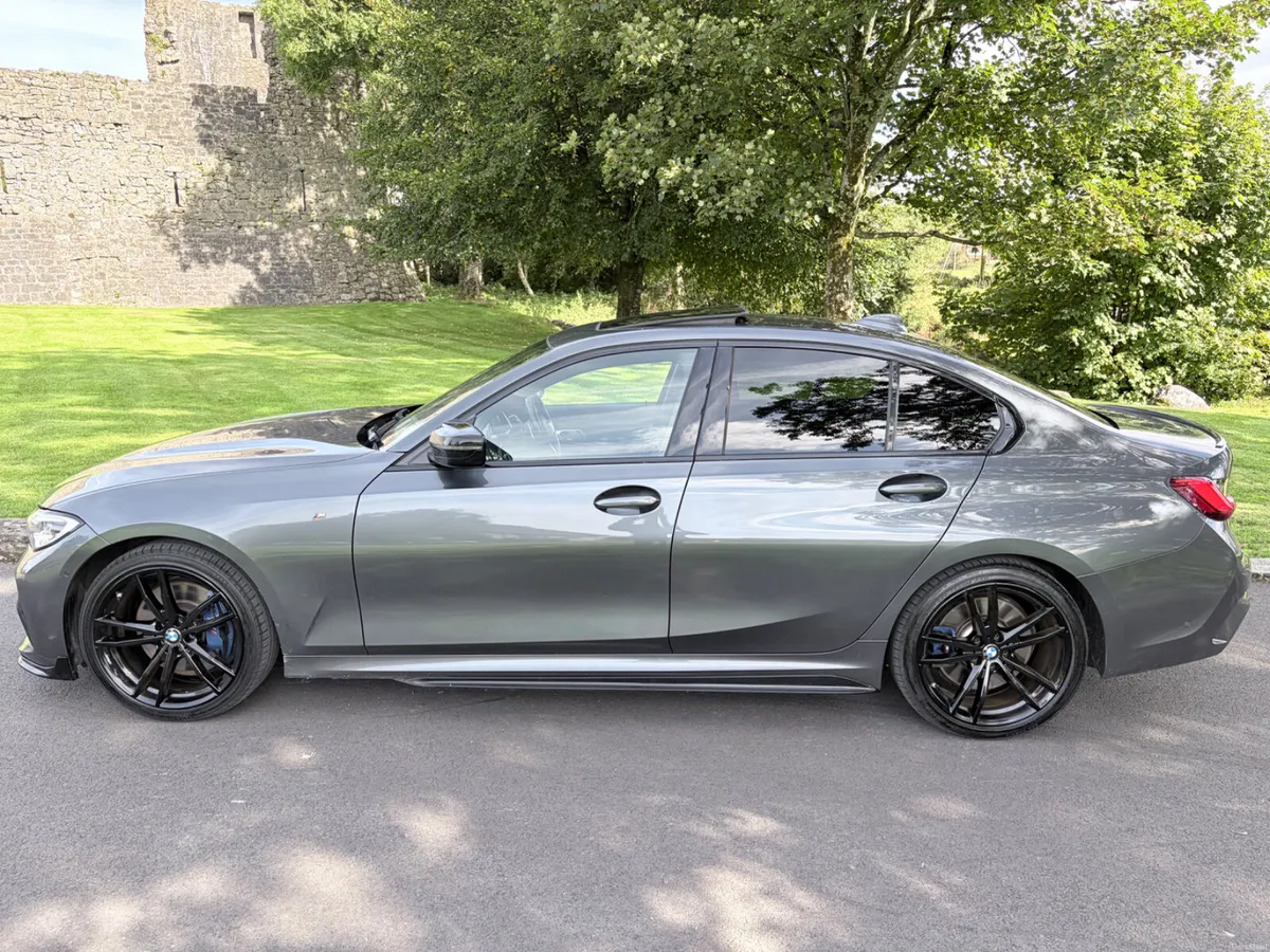 BMW 320D x-Drive M Sport Black Edition - Image 3