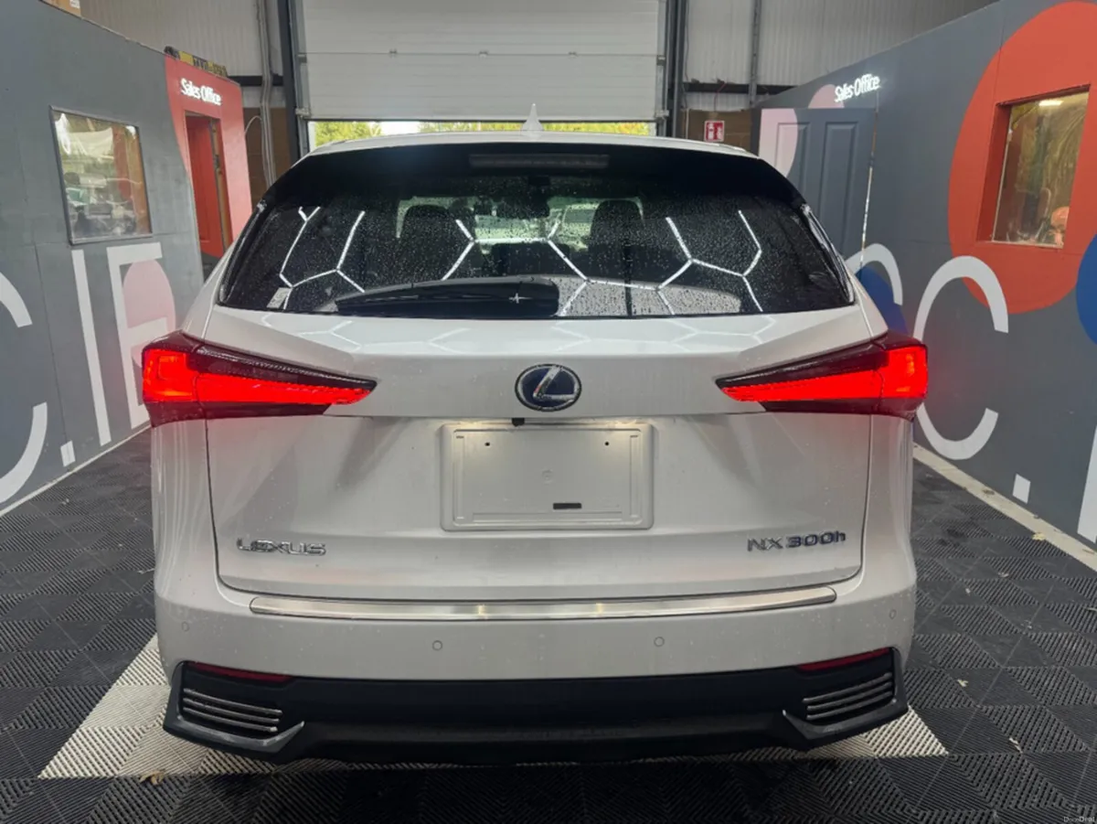 Lexus NX 2019 LEXUS NX 300H VERSION L AUTOMATIC / - Image 4