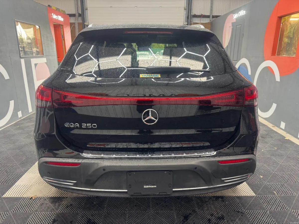 Mercedes-Benz EQA 2023 MERCEDES-BENZ EQA 250 AUTOM - Image 4
