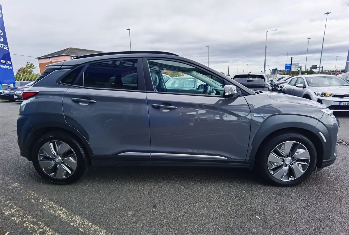 HYUNDAI KONA 64KWH EV PREMIUM TWO TONE - Image 4