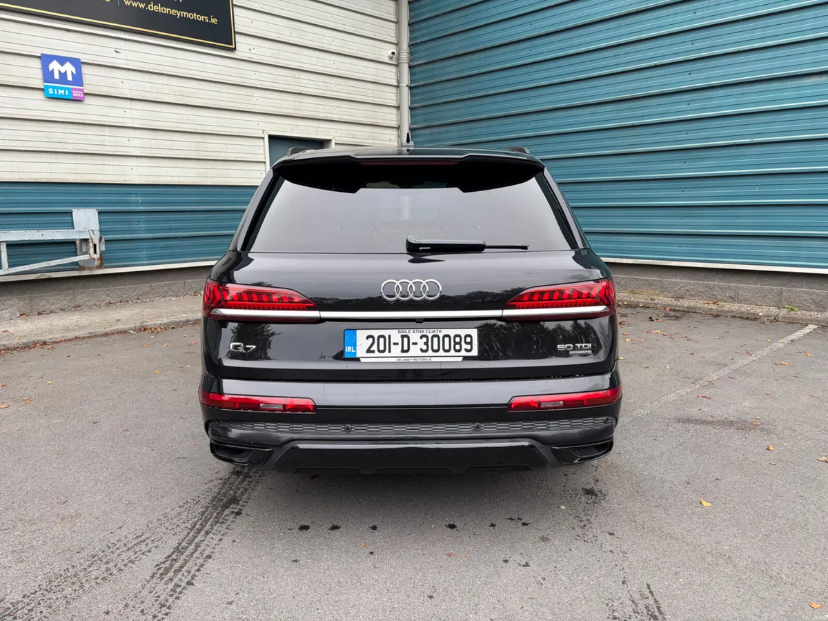 201 Audi Q7 50TDI S Line Black Edition - Image 6