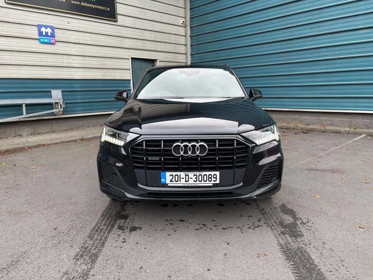201 Audi Q7 50TDI S Line Black Edition - Image 2