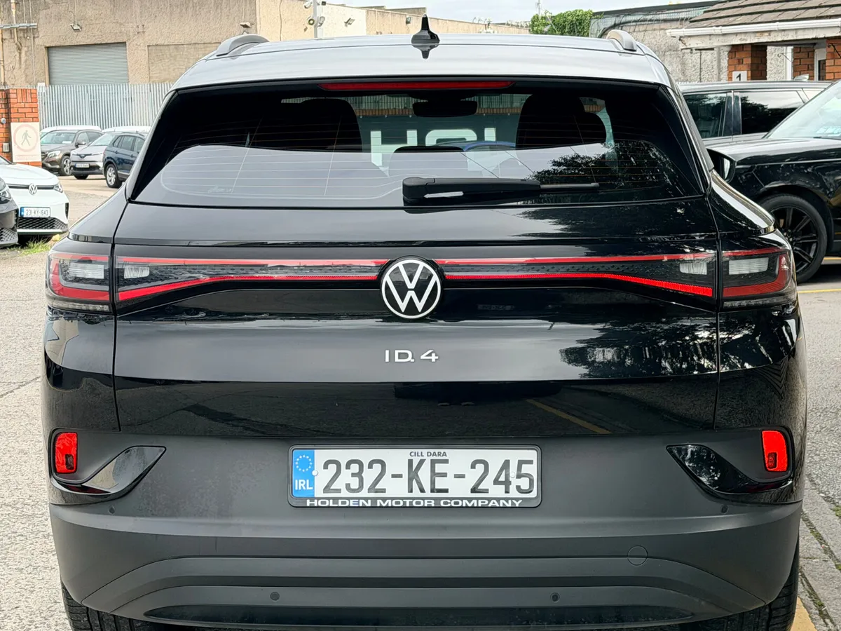 2023 Volkswagen ID.4..LIFE 52 KWH BATTERY..2 KEYS - Image 5