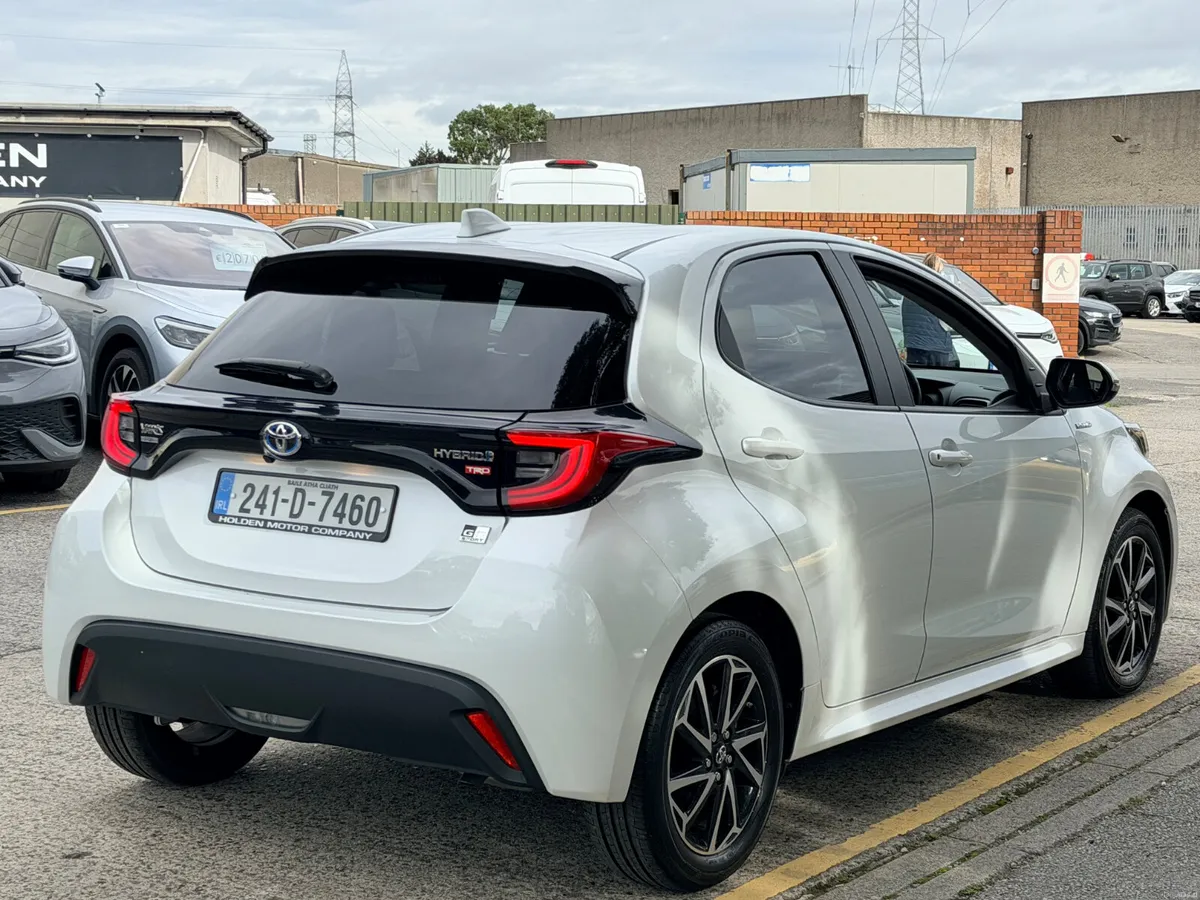 2024 Toyota Yaris..GR SPORT..LOW MILES..REAR CAM - Image 5
