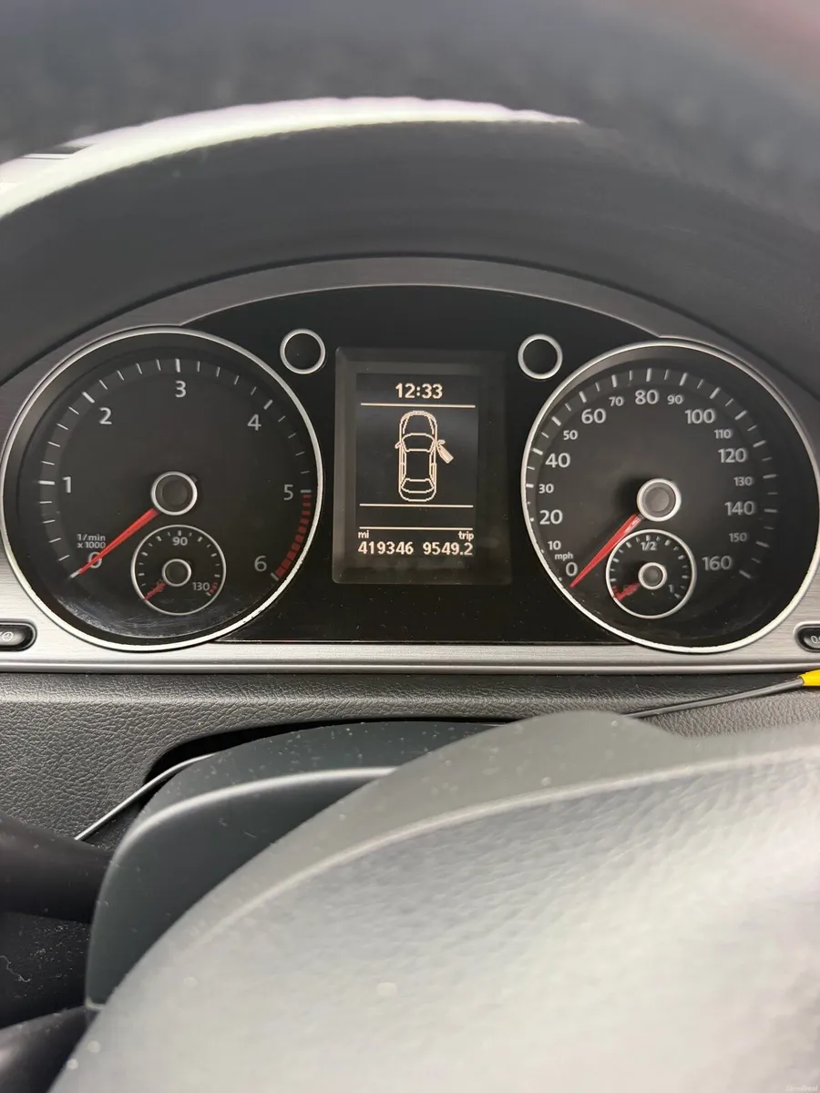 Volkswagen Passat 2.0 diesel automatic - Image 6