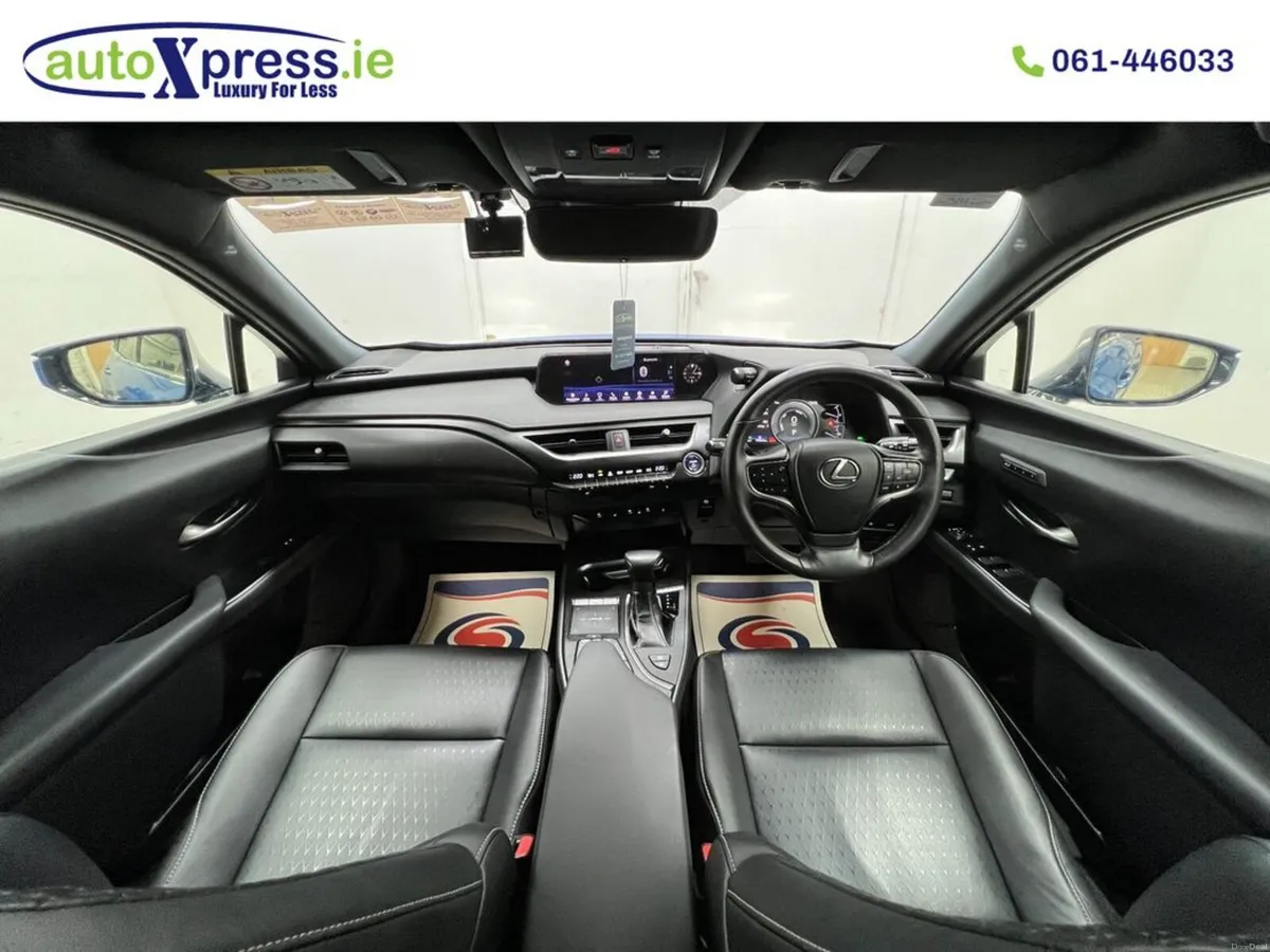 Lexus UX 2.0 Hybrid, Reversing camera - Image 2