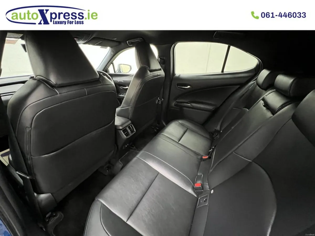 Lexus UX 2.0 Hybrid, Reversing camera - Image 6