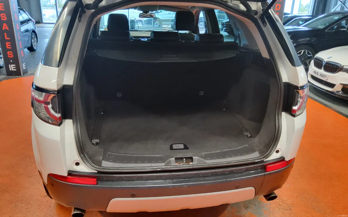 Land Rover Discovery Sport 2016 - Image 4