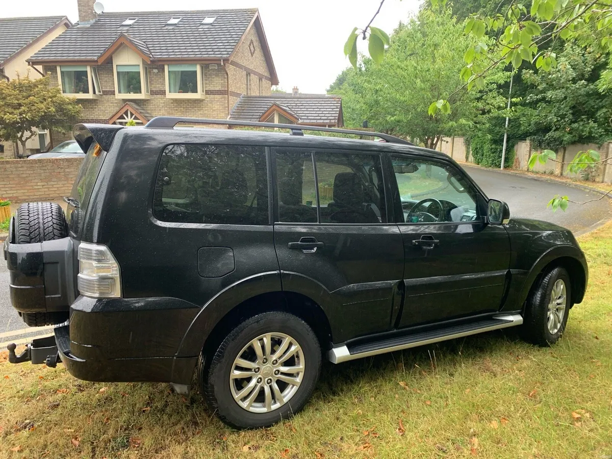 Mitsubishi Pajero Crewcab LWB 3.2 - Image 4