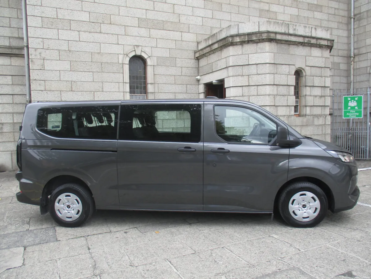 2026 FORD TRANSIT KOMBI 2.5 PHEV 9 SEATER - Image 2