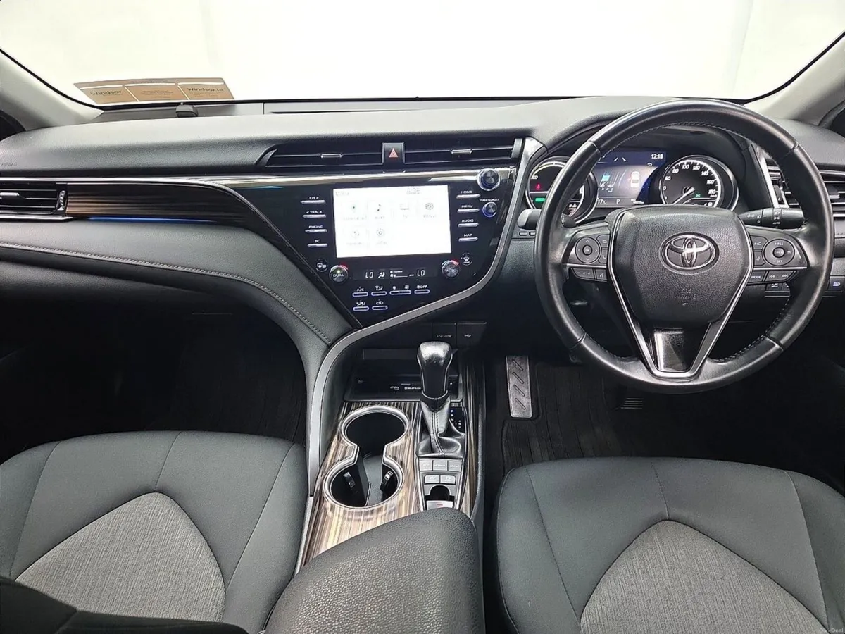 Toyota Camry Hybrid G - Image 3