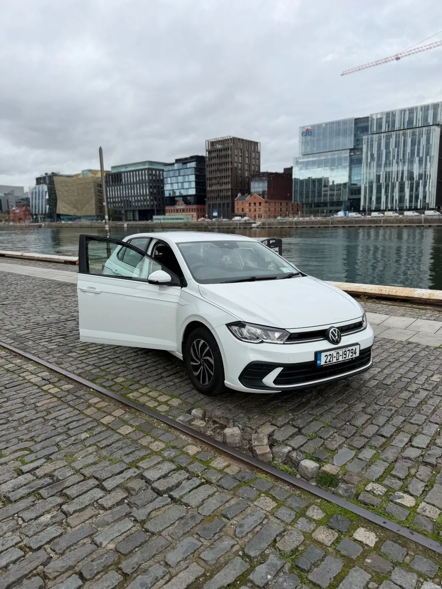 2022 Volkswagen Polo - Image 3