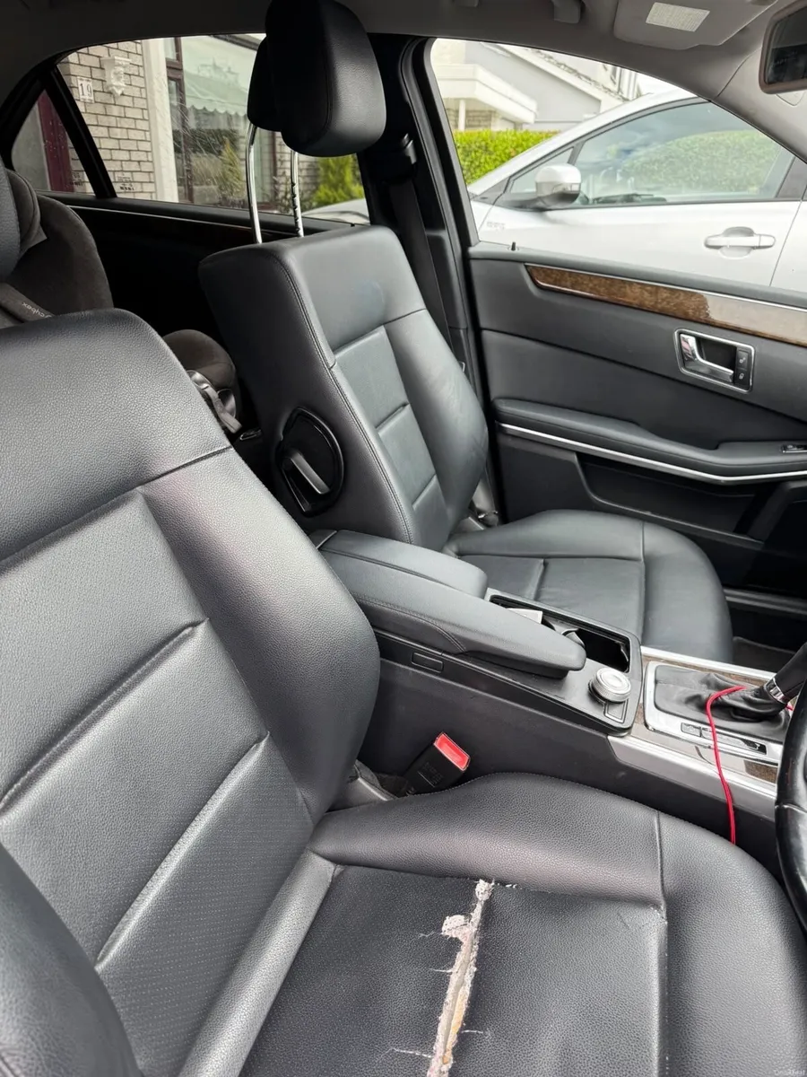 Mercedes-Benz E-Class 2010 - Image 4