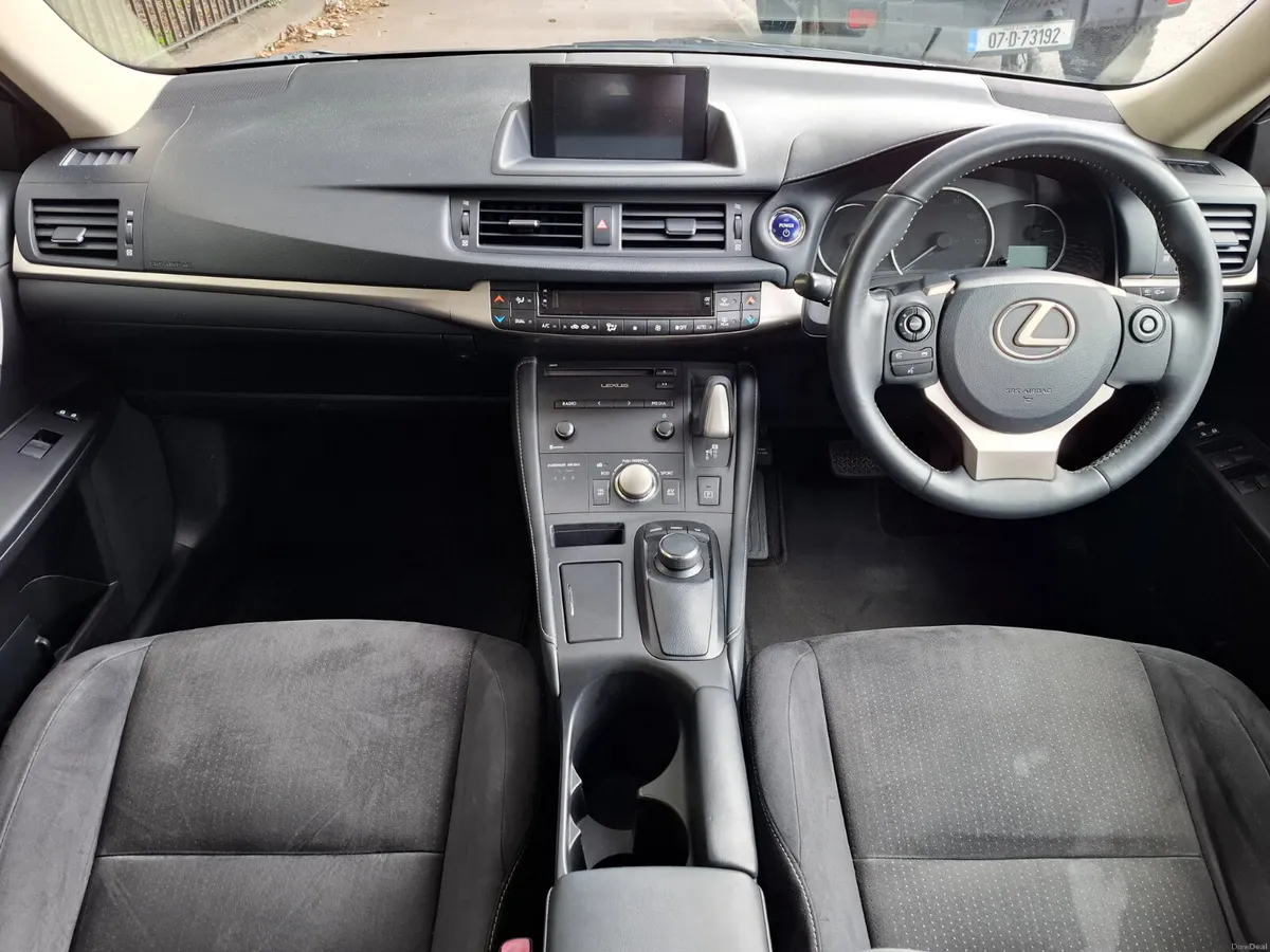 Lexus CT 2014 - Image 2