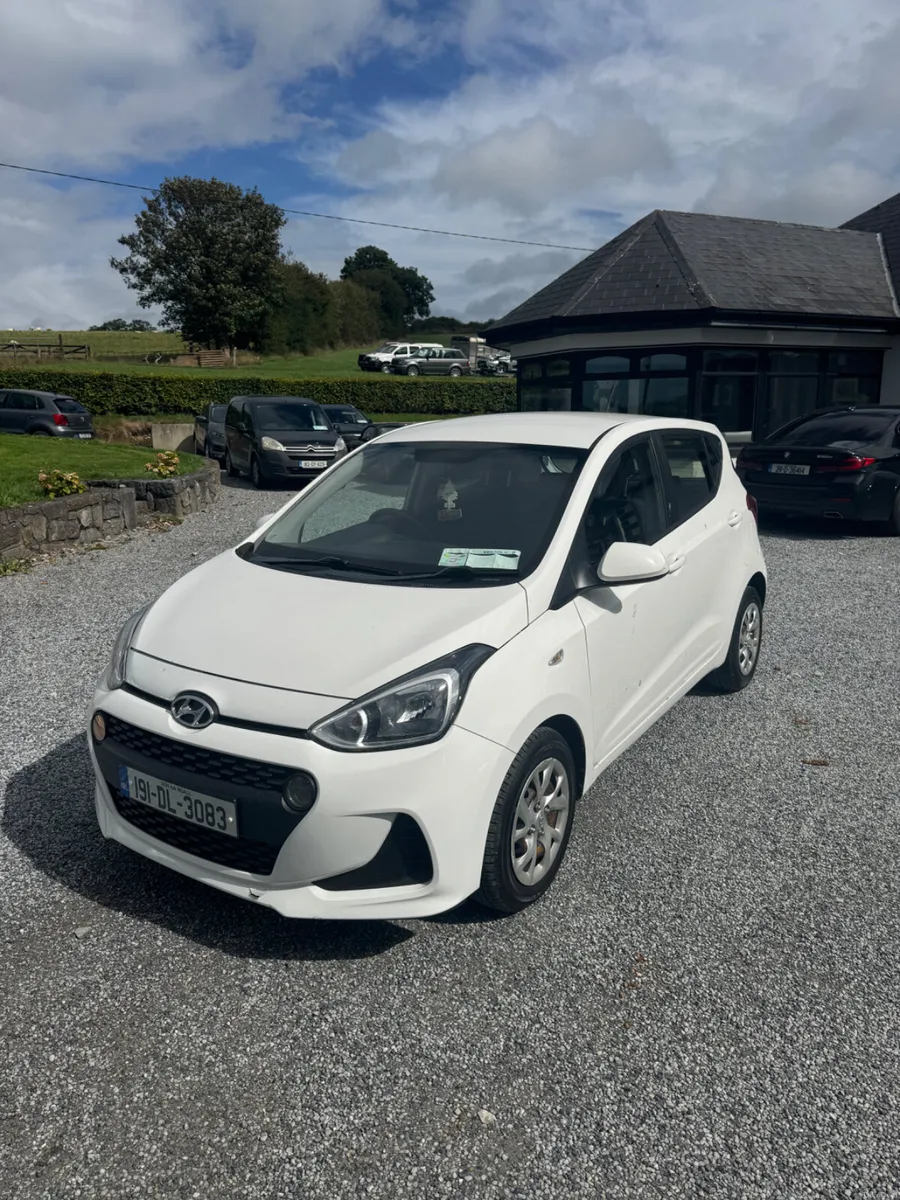 Hyundai i10 2019 very low km - Image 4
