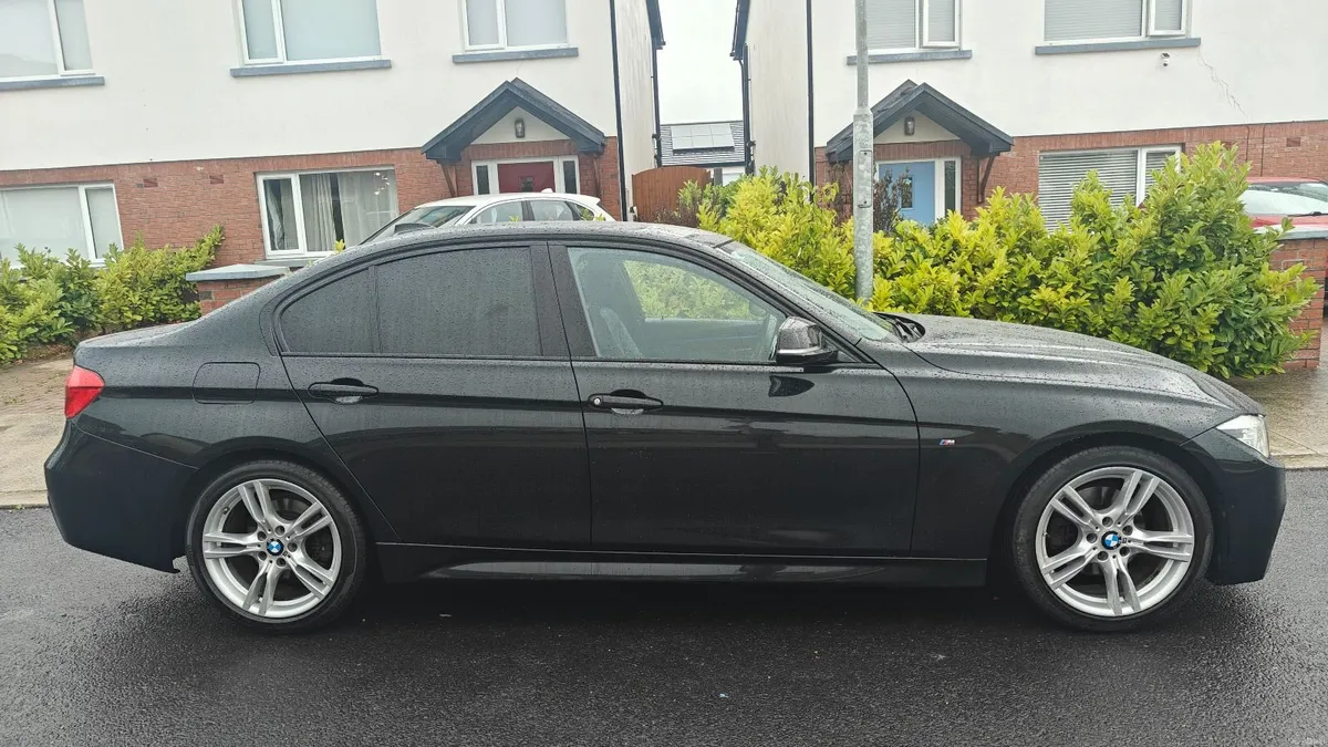 BMW 3-Series 2017 - Image 6