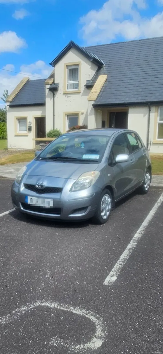 Toyota yaris mint condition - Image 2