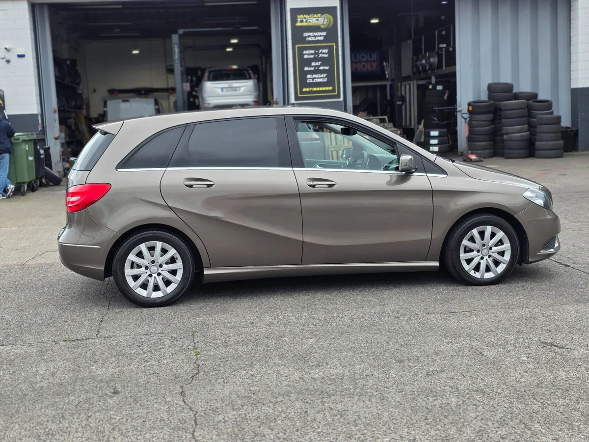 Mercedes B180 1.6 petrol - Image 4