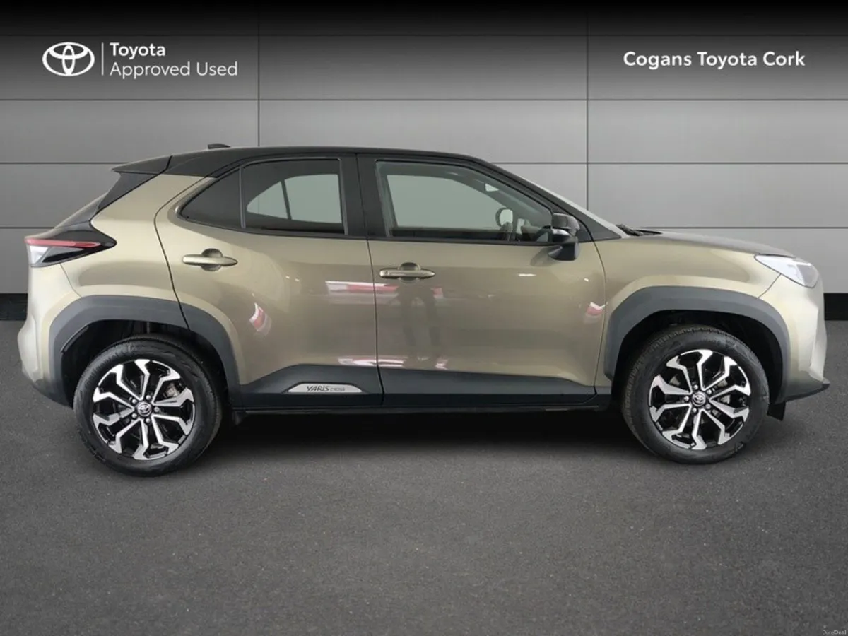 Toyota Yaris Cross Luna Sport**Low mileage** - Image 3