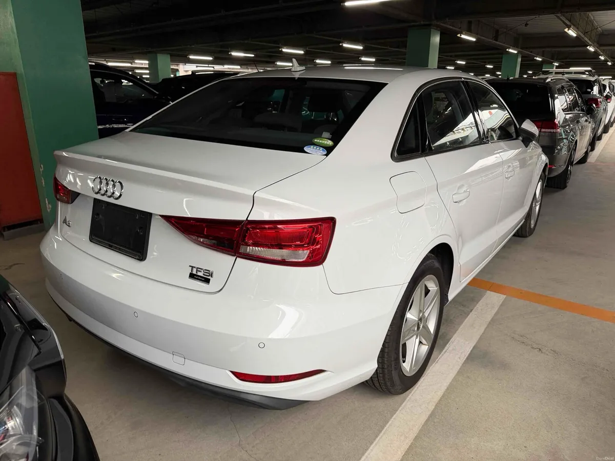 AUDI A3 SALOON 1.4 TFSI AUTO 2018 - Image 2