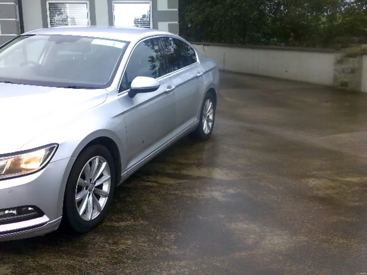 Volkswagen Passat 2016 - Image 3