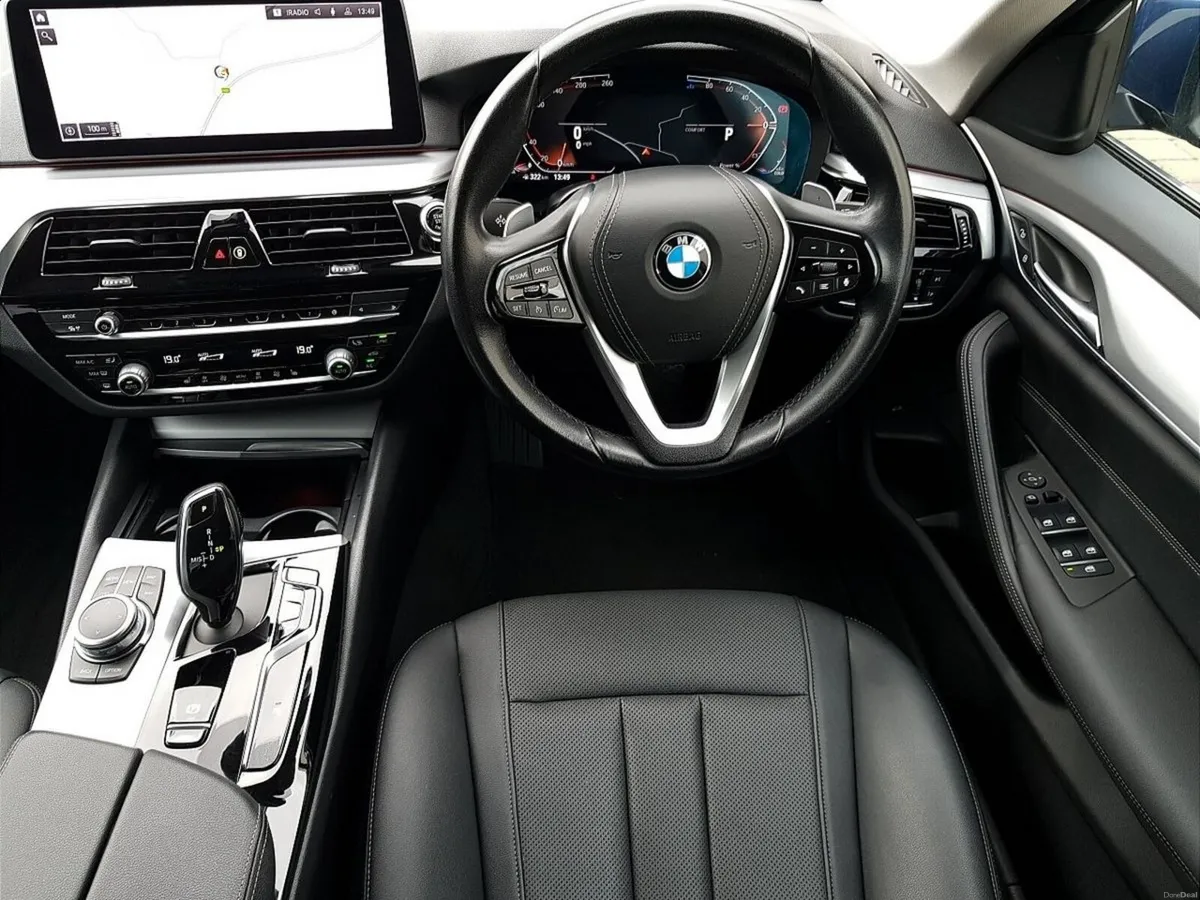 BMW 5-Series 520d SE - Image 5