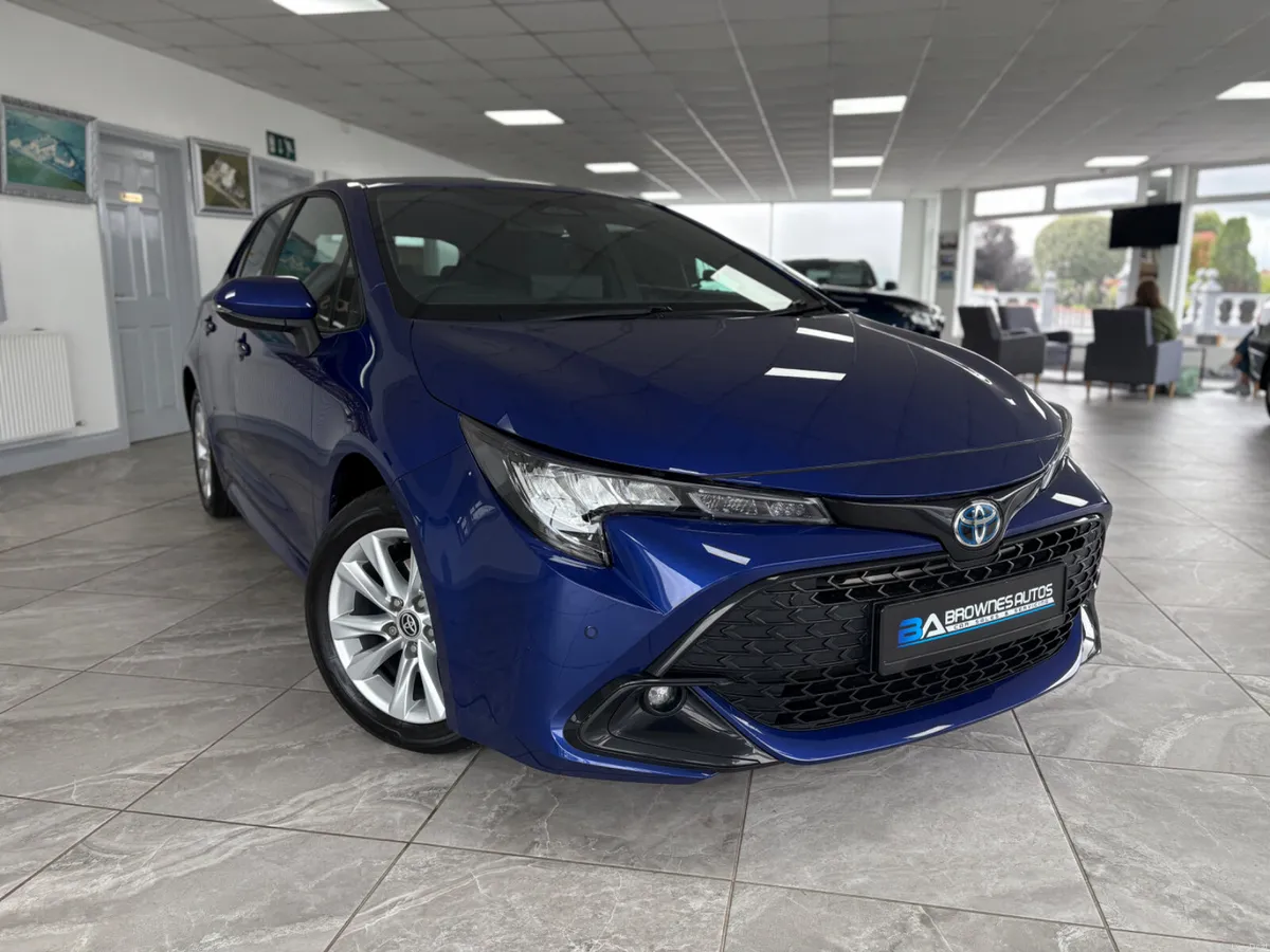 2023 Toyota Corolla Icon Hybrid low mileage - Image 4