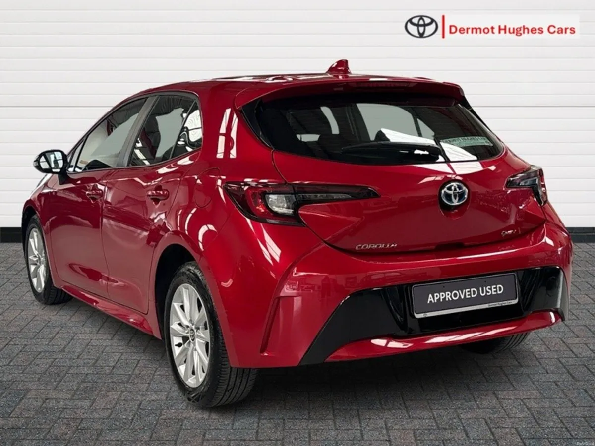 Toyota Corolla HB LUNA HYBRID AUTO - Image 2