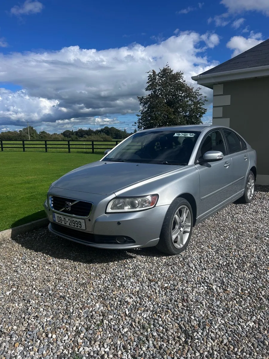 Volvo S40 - Image 1