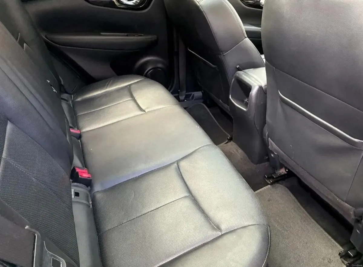 171 Nissan Qashqai 1.6 Automatic CV CVT Premium - Image 6
