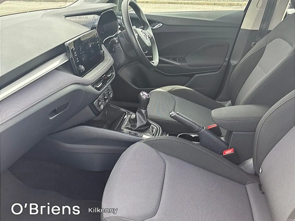 Skoda Fabia SELECTION 1.0 80BHP PRISTINE CONDITION - Image 4