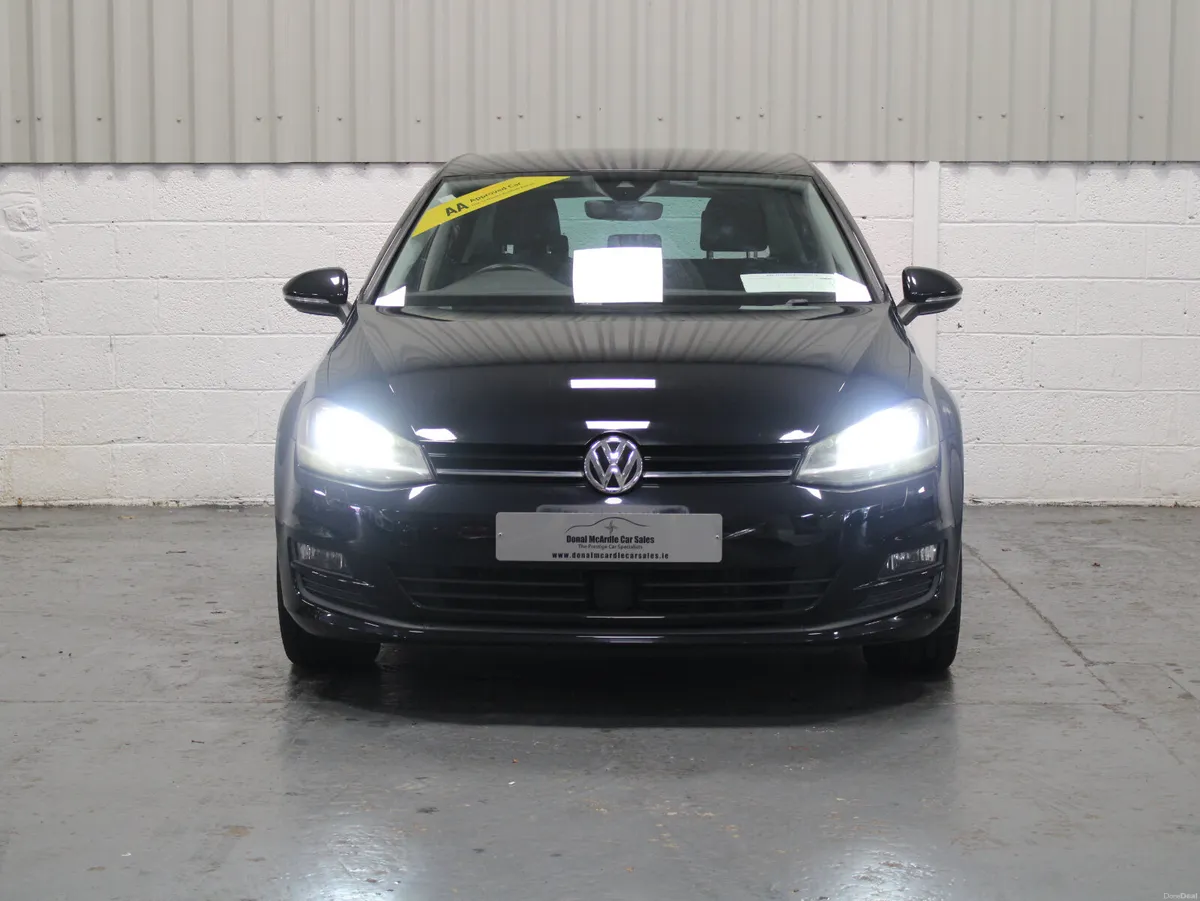 2017 Volkswagen Golf - Image 2