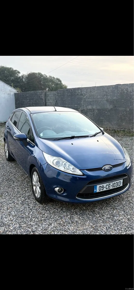 2009 Ford Fiesta - Image 1