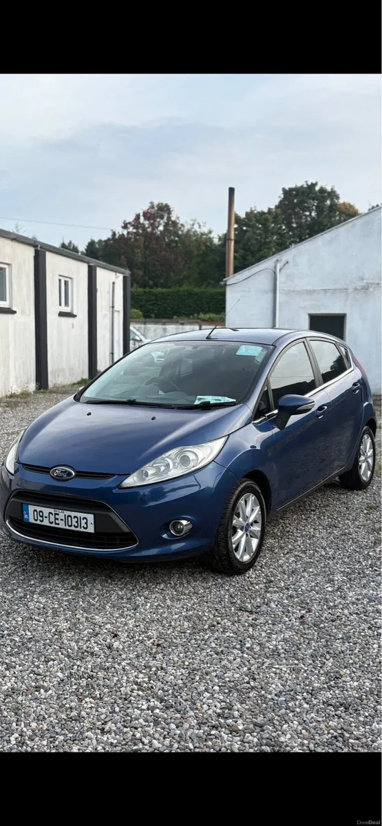 2009 Ford Fiesta - Image 2