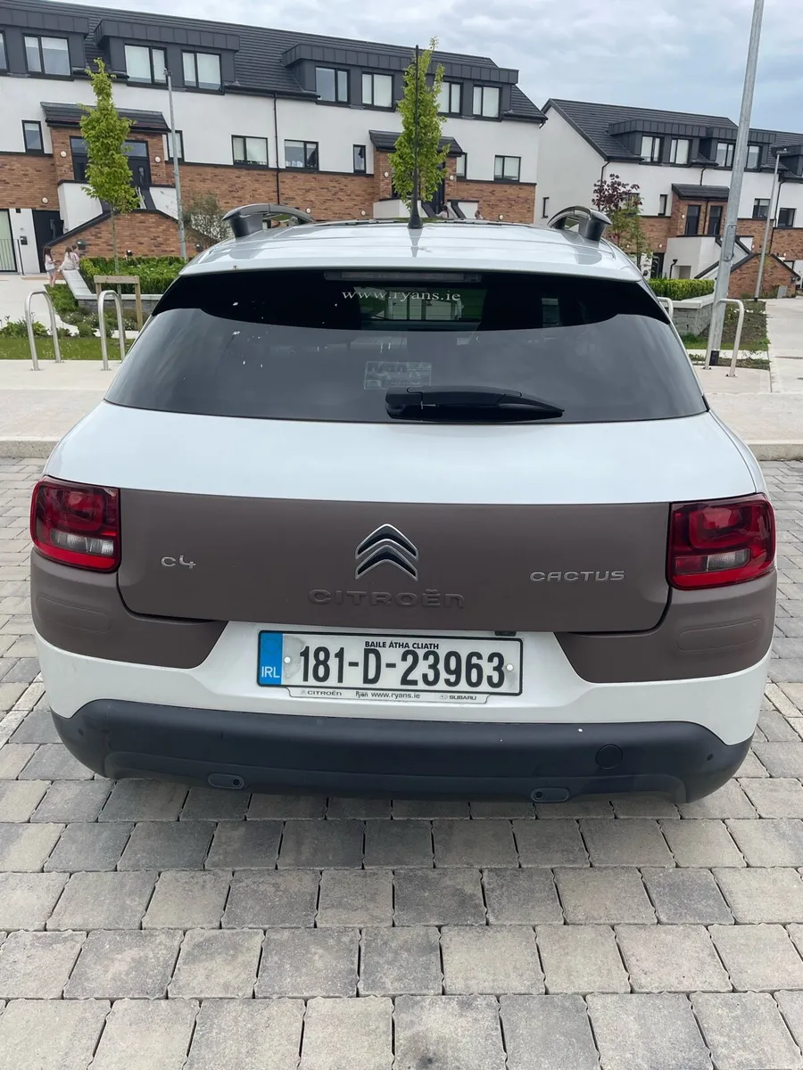 Car - Image 3