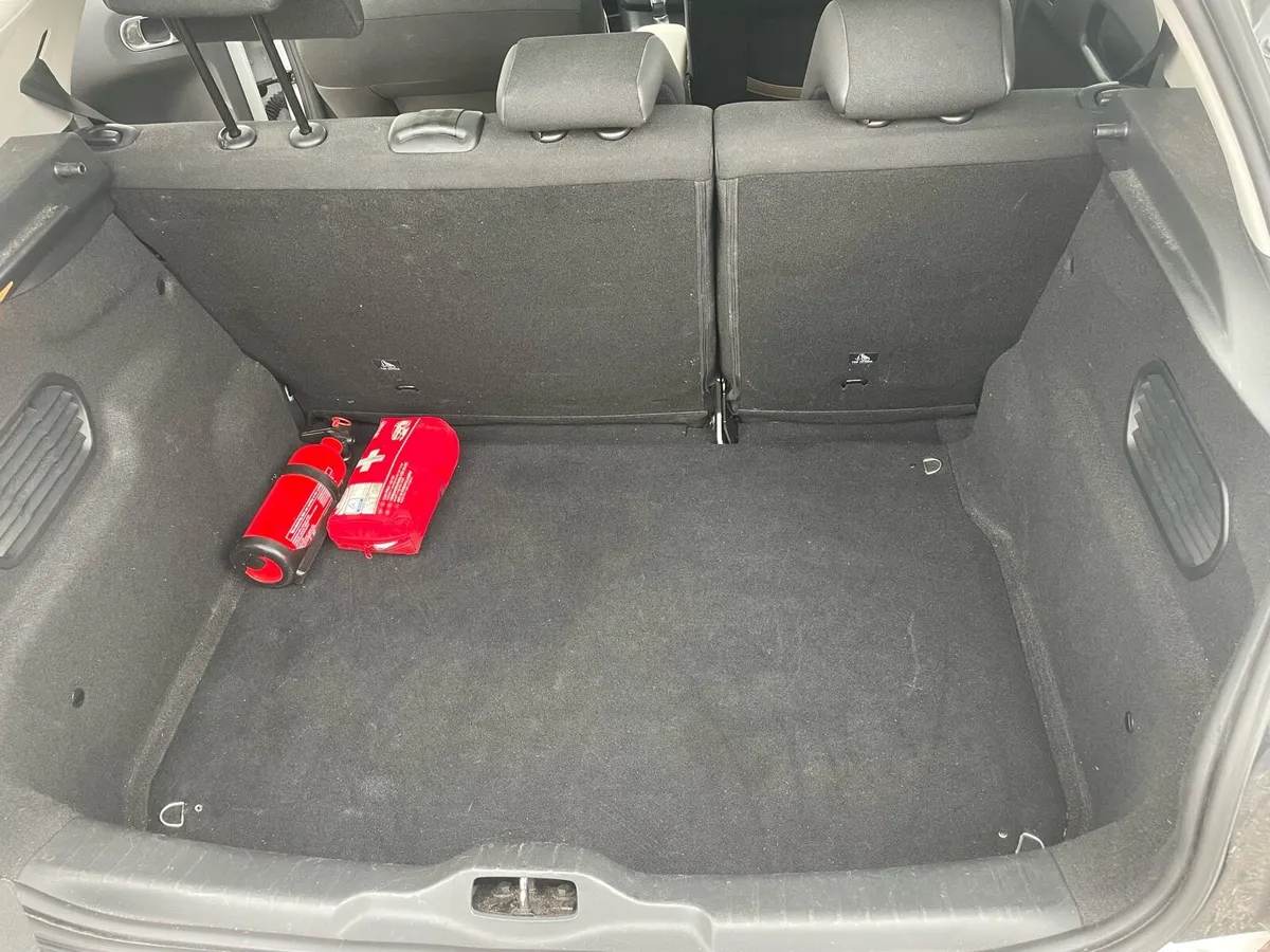 Car - Image 5