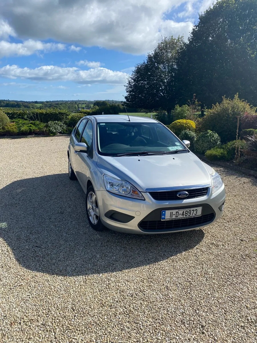 2011 Ford Focus Silver - Image 2