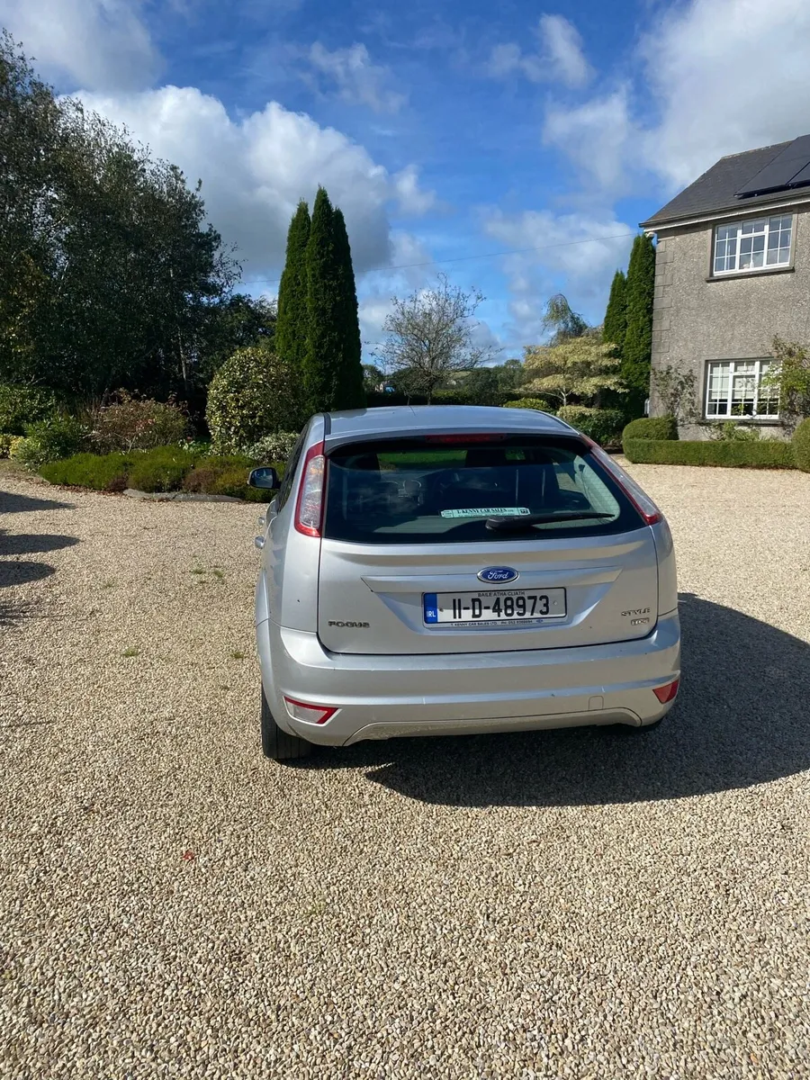 2011 Ford Focus Silver - Image 4