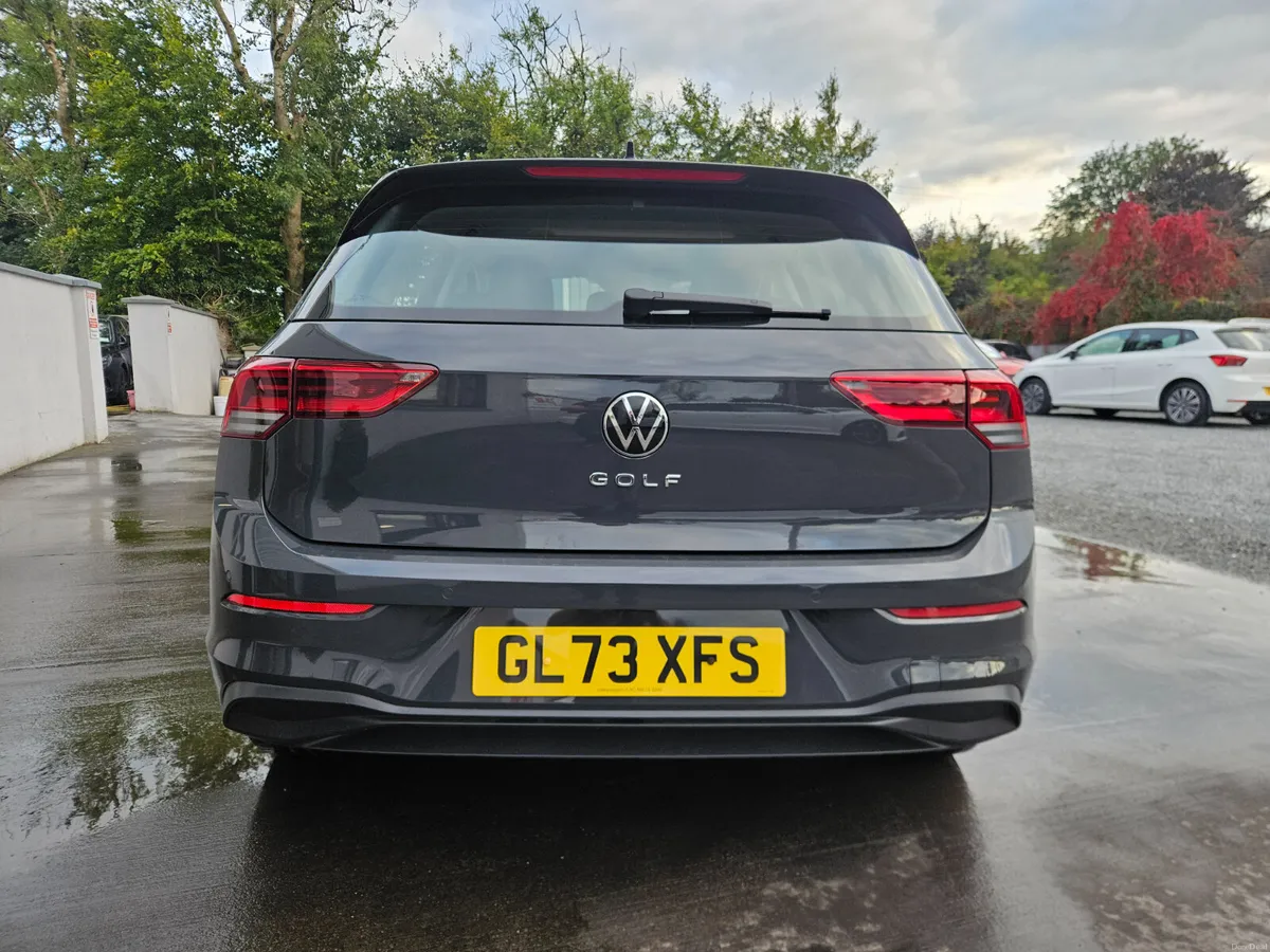 Volkswagen Golf 2023 - Image 5