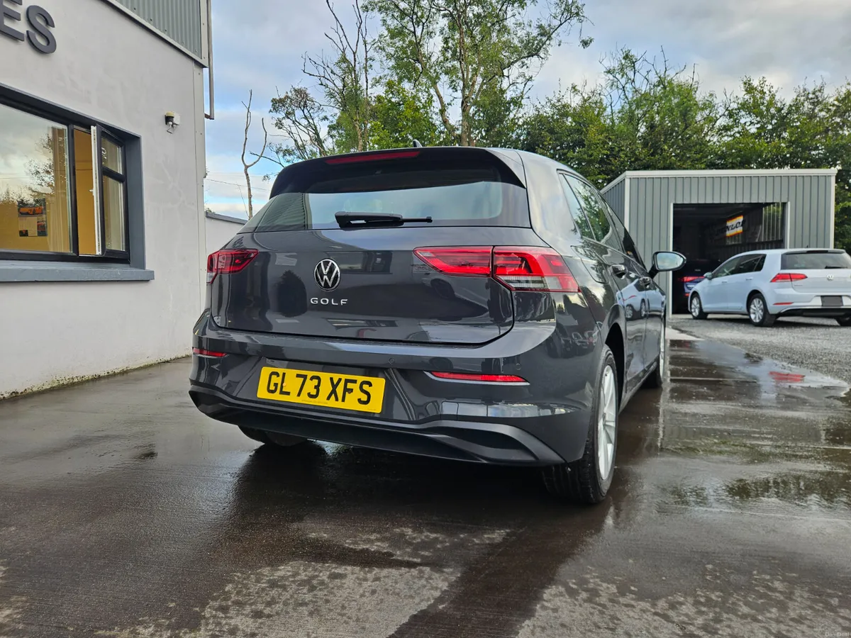 Volkswagen Golf 2023 - Image 4