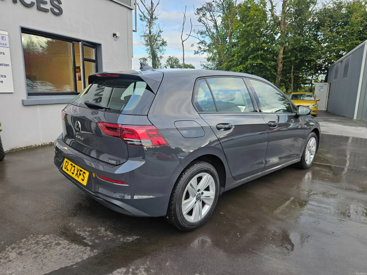 Volkswagen Golf 2023 - Image 3