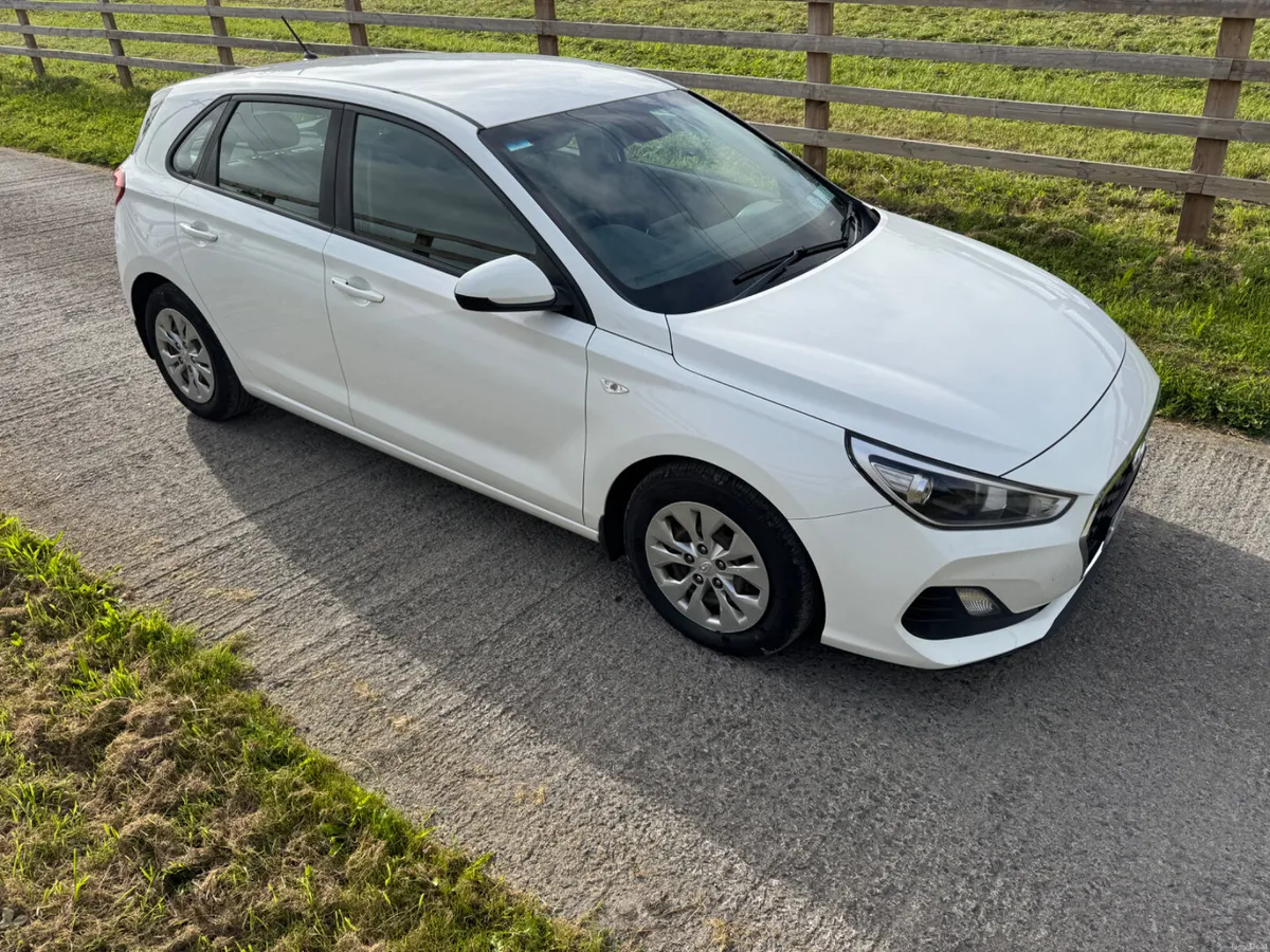 Hyundai i30 2019,Diesel,Manual - Image 2
